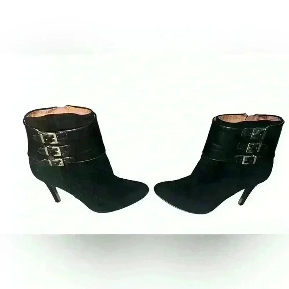 LOUISE ET CIE  BUCKLE HIGH Cone HEEL Ankle BOOTIE Black Sz  9.5 Biker Mob Wife - Picture 1 of 7